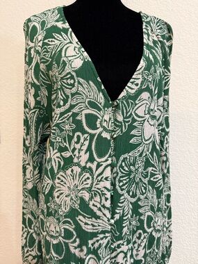 H&M Green Floral Patterned crepe dress